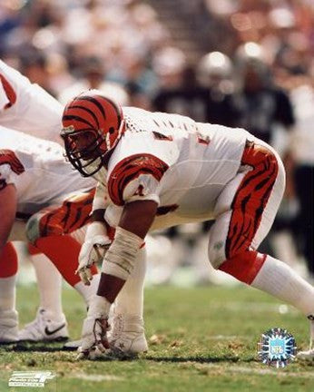 Anthony Munoz - In three point stance