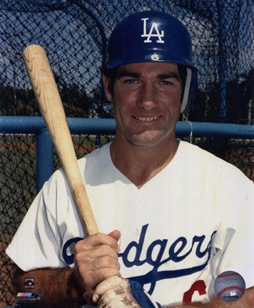 Steve Garvey - Bat on shoulder close up, posed