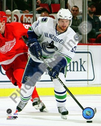 Henrik Sedin 2008-09 Away Action