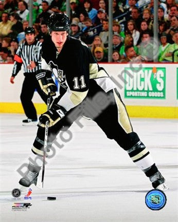 Jordan Staal 2008-09 Home Action