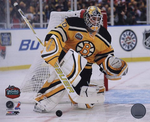 Tim Thomas 2010 NHL Winter Classic Action