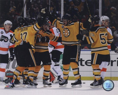 Johnny Boychuk, Mark Recchi, David Krejci,Patrice Bergeron, & Derek Morris Celebrate Recchi's Goal 2010 NHL Winter Classic