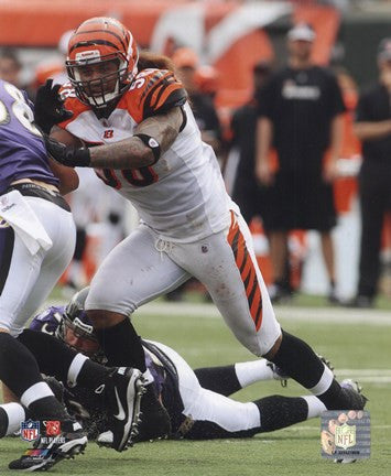 Rey Maualuga 2010 Action