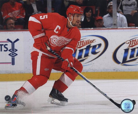 Nicklas Lidstrom 2010-11 Action