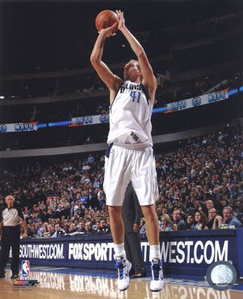 Dirk Nowitzki 2010-011 Action