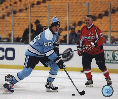 Mario Lemieux 2011 NHL Winter Classic Alumni Game Action