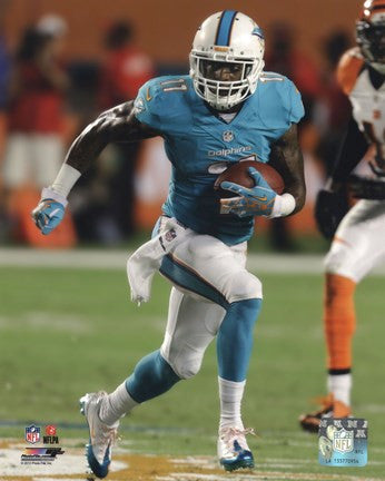 Mike Wallace with the ball 2013