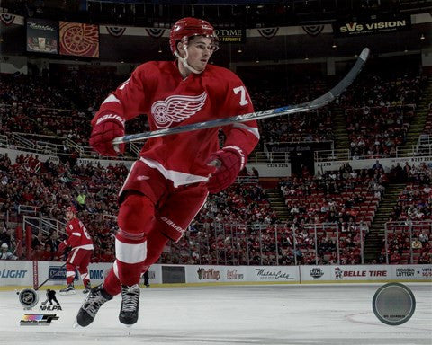 Dylan Larkin 2015-16 Action